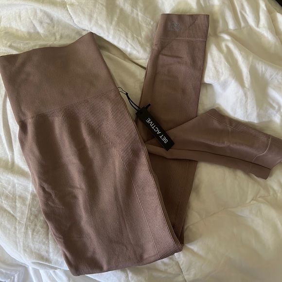 SET ACTIVE Sculptflex LEGGINGS (Amethyst) - Picture 2 of 5